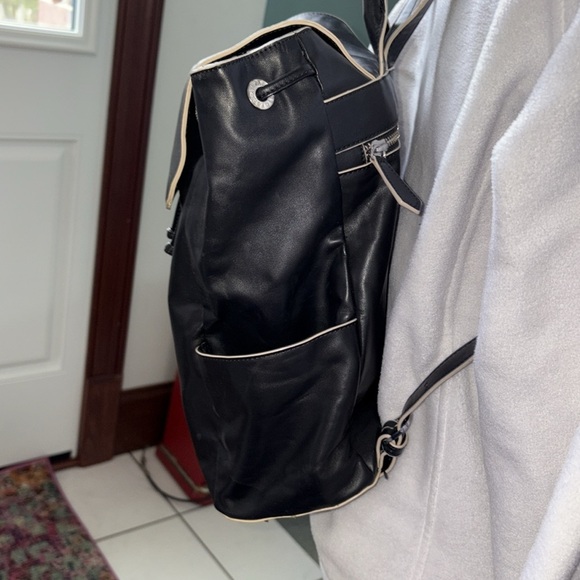 Vera Bradley  backpack   vegan leather  black/white edging cinch top/flap NWOT - Picture 6 of 17